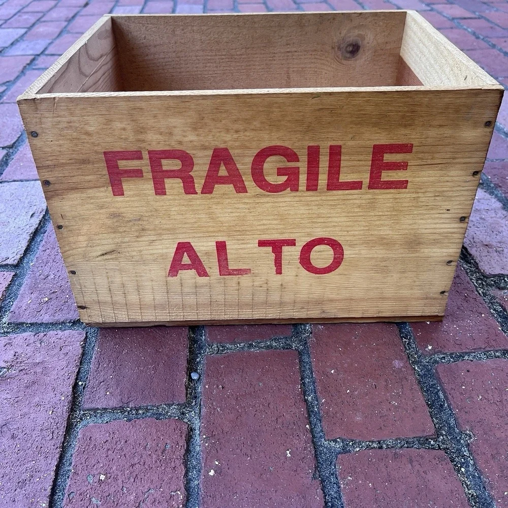Vintage Ruffino Wine Wooden Crate, Nice Authentic Condition